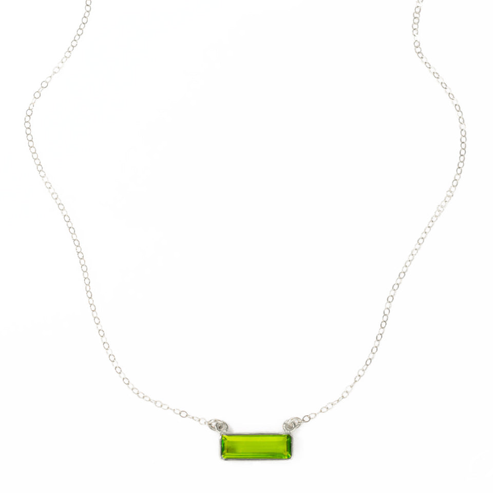 Single sterling silver cable chain with horizontal bar august peridot birthstone necklace