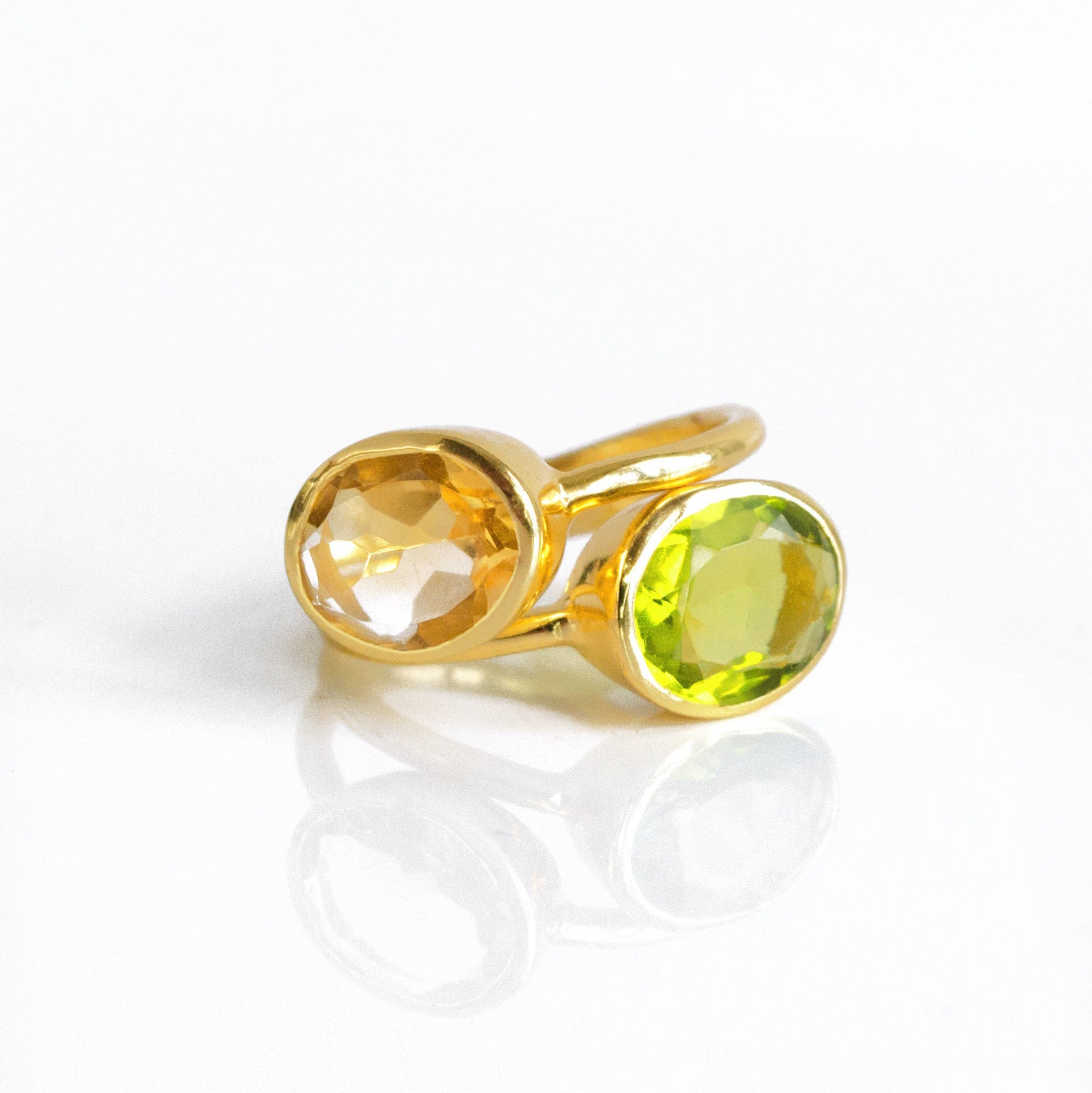 Oval Peridot Ring : August Birthstone