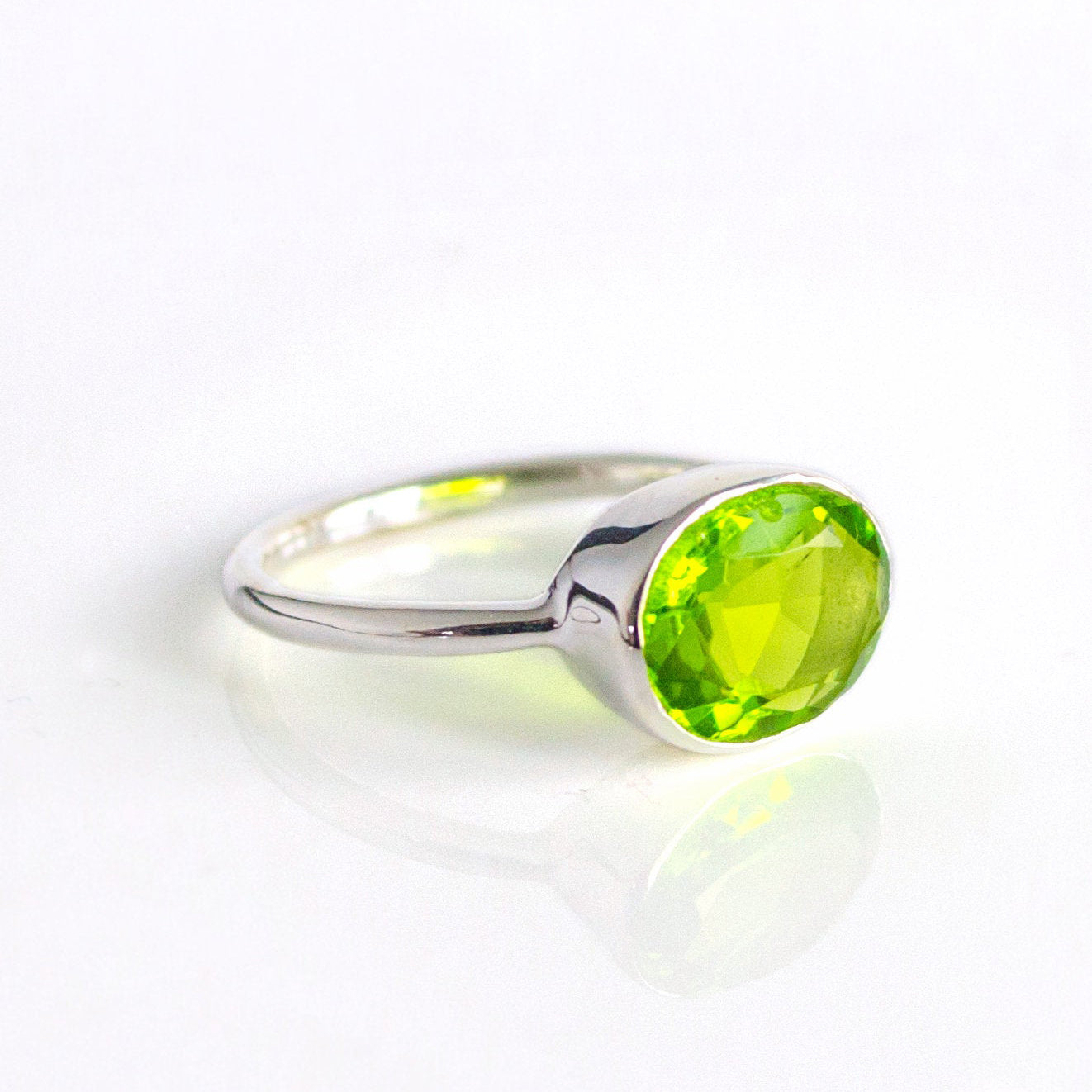 Oval Peridot Ring : August Birthstone