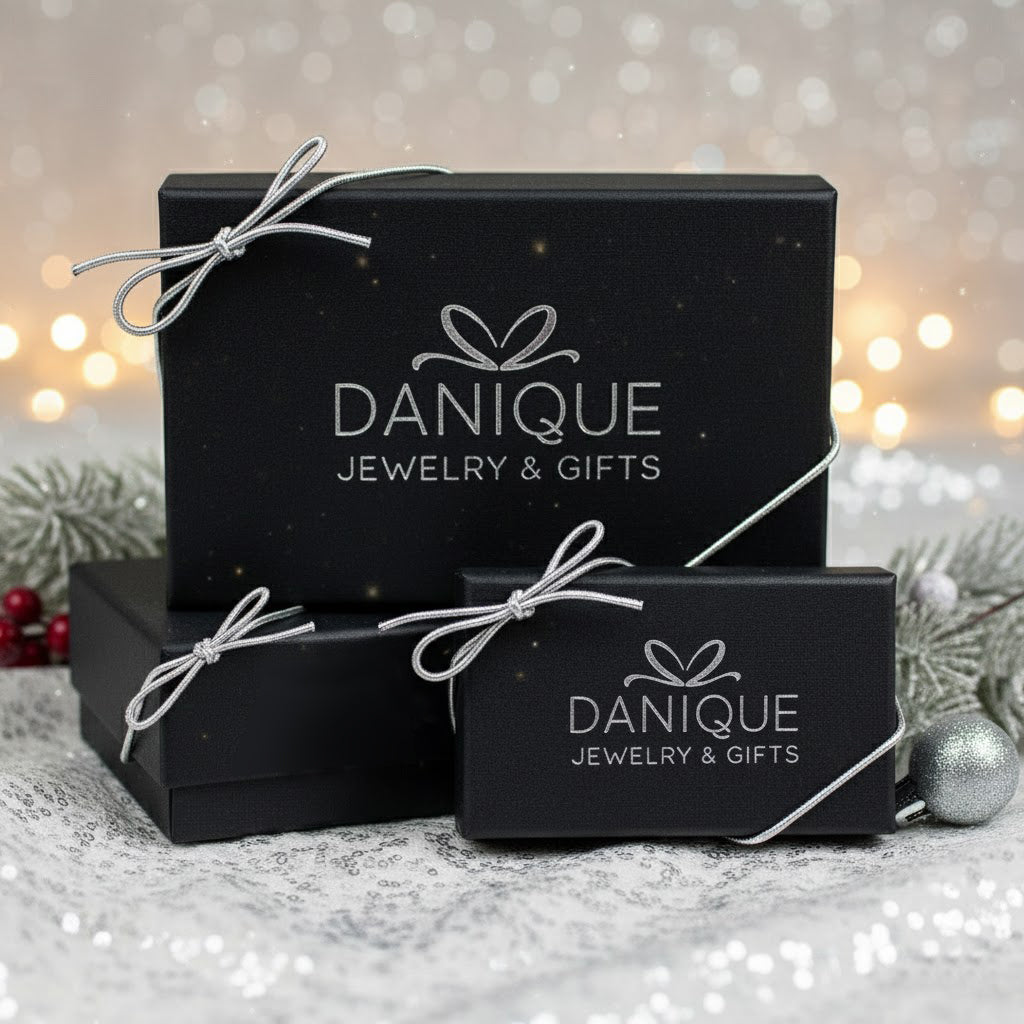 Gift-ready packaging for custom engraved leather wallets, premium gift box for personalized card holder, ideal for Christmas, Father’s Day, birthdays or groomsmen.