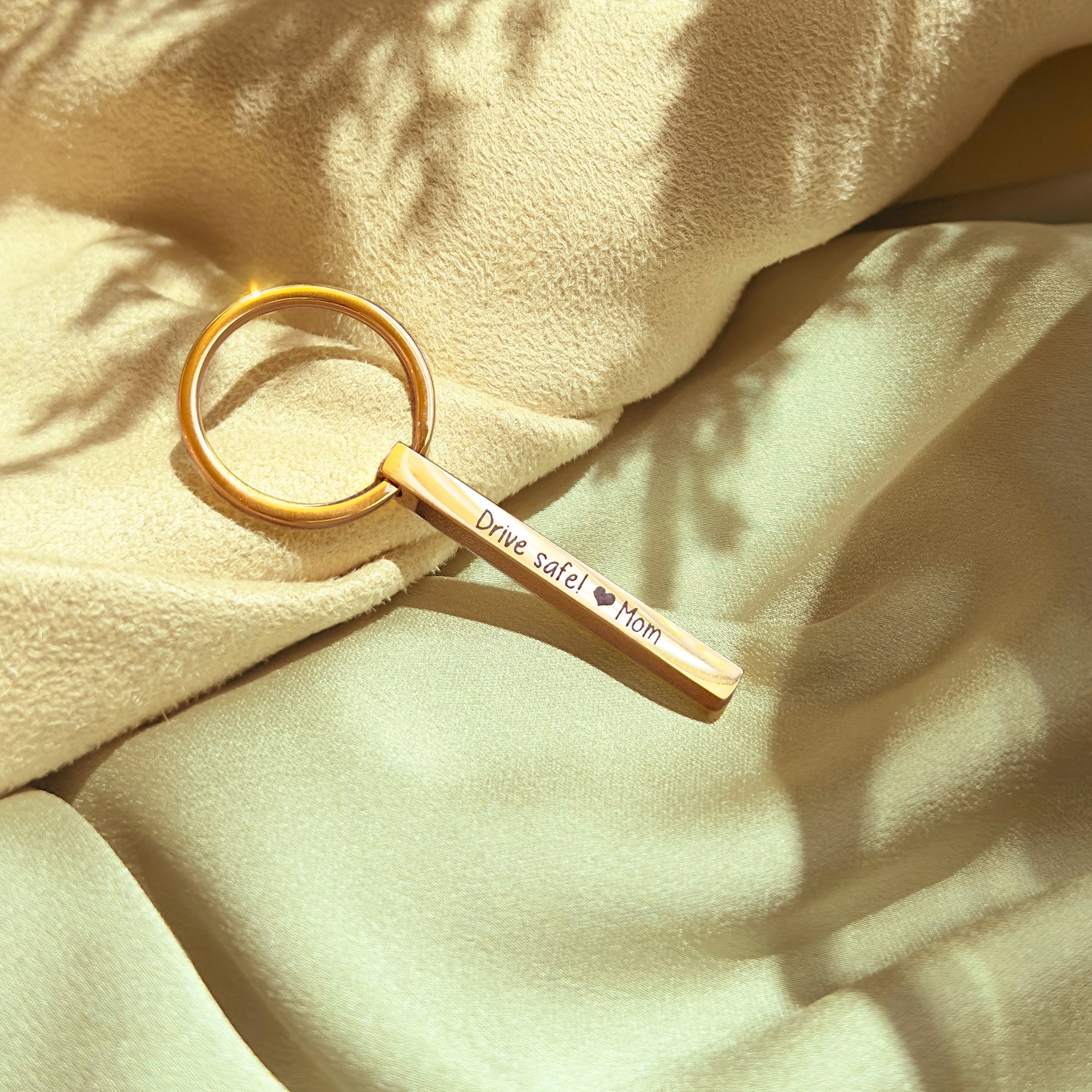 engraved-small-3d-bar-keychain-gold.jpg