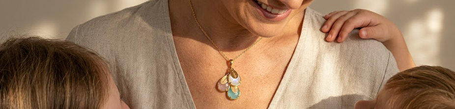mom-necklace-banner-mother-2026.png