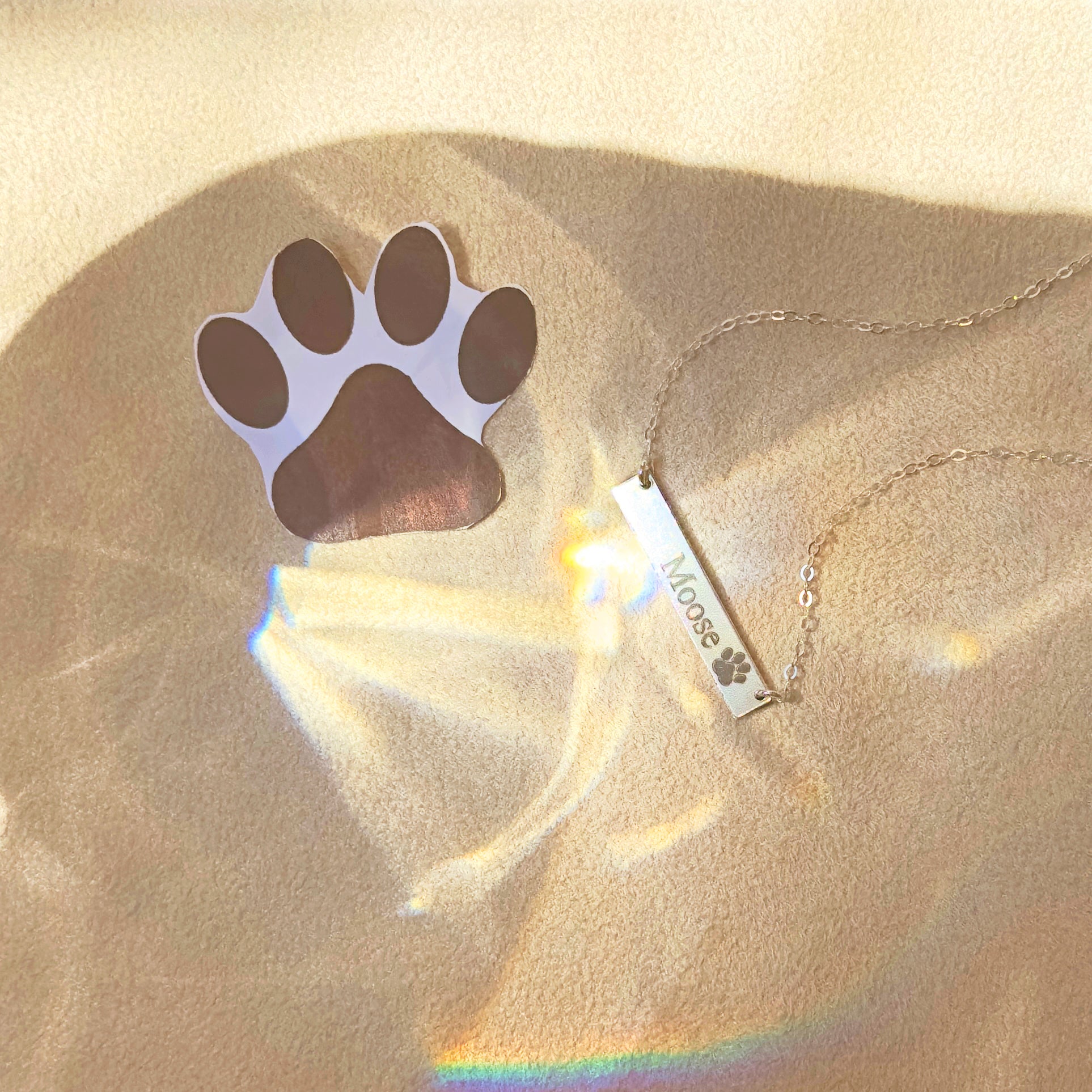 paw-print-bar-necklace_3.jpg