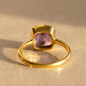 Cushion cut amethyst gemstone ring in 18K gold vermeil, purple birthstone jewelry, modern cocktail ring for women, elegant statement piece