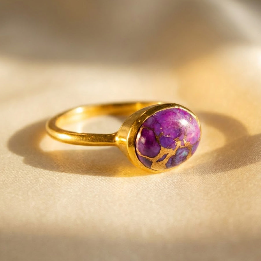 Oval purple Mohave turquoise ring in 24K yellow gold vermeil, bezel set cabochon gemstone ring, natural copper turquoise statement ring for women