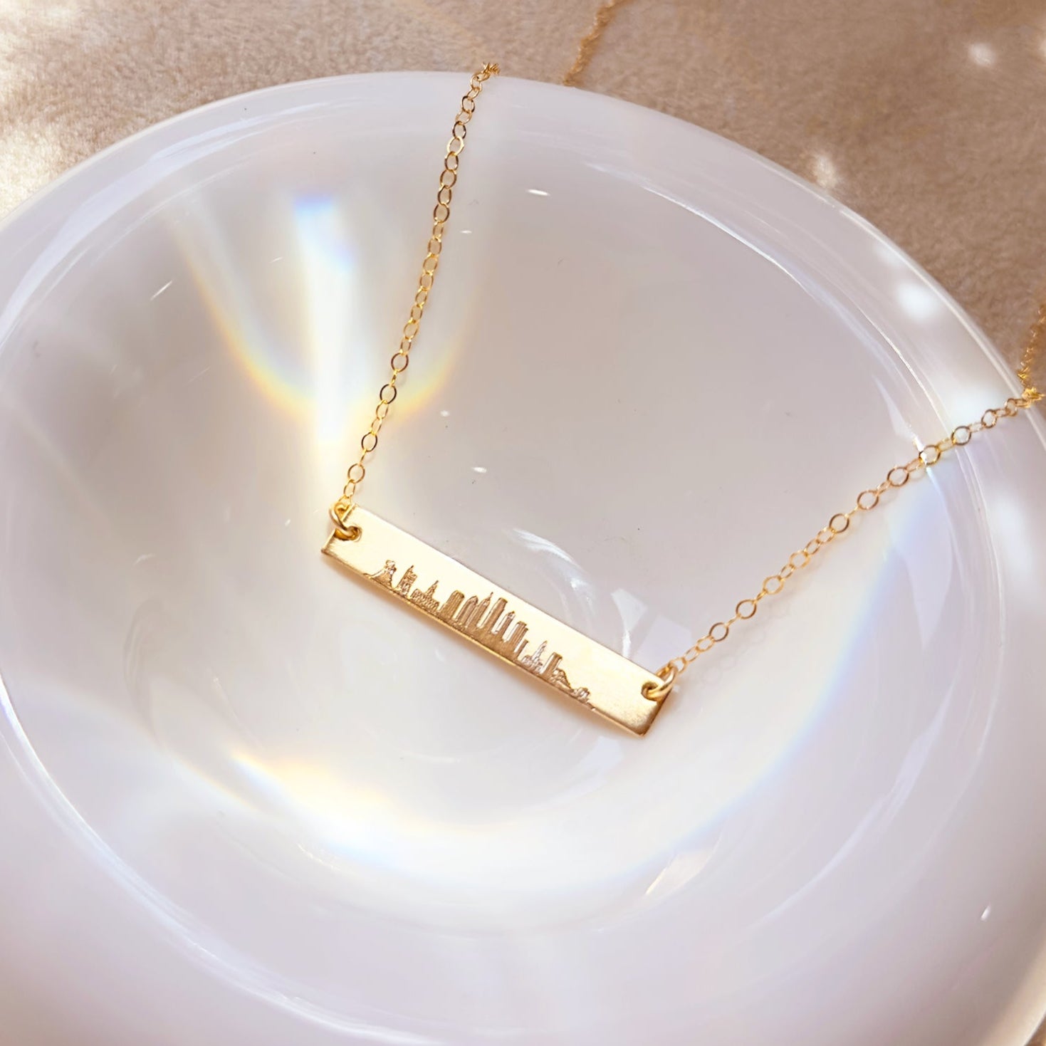 skyline-bar-necklace-gold.jpg