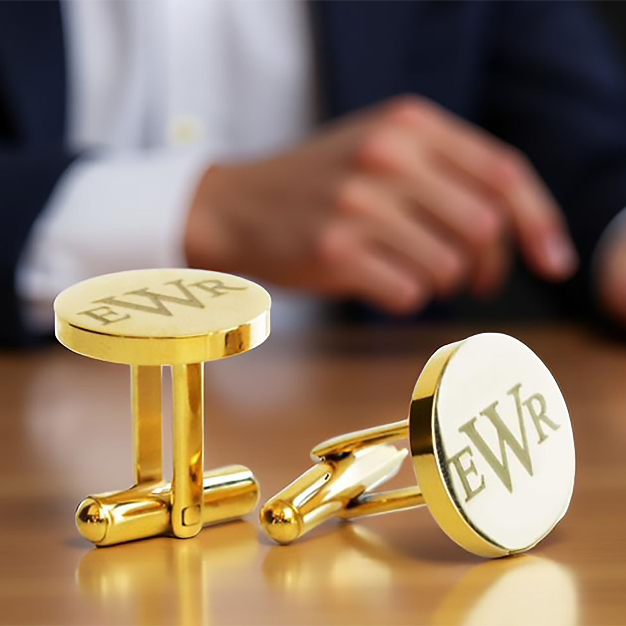 square-cufflinks-blurred-person-in-background_1.png