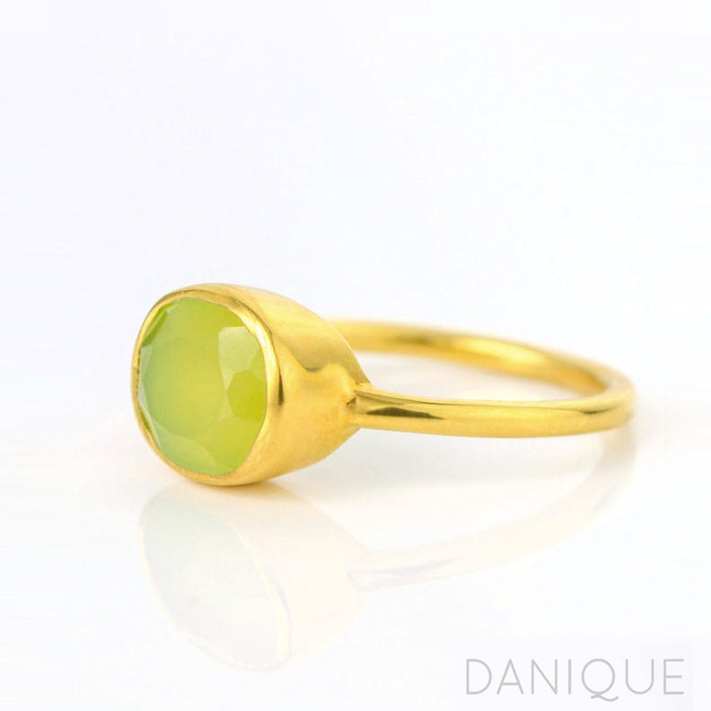 Green Chalcedony oval bezel set ring - August Birthstone