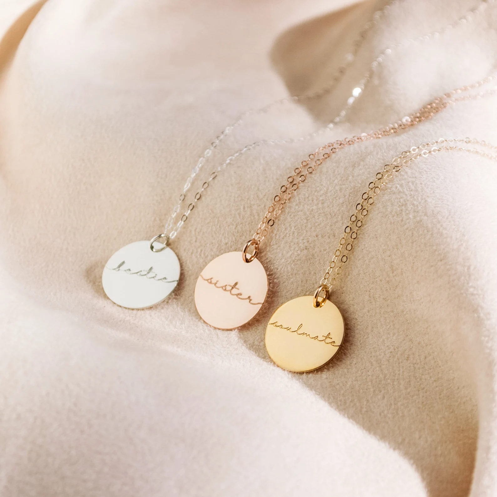 Personalized Engraved Initial A-Z Disc Pendant | Creachu