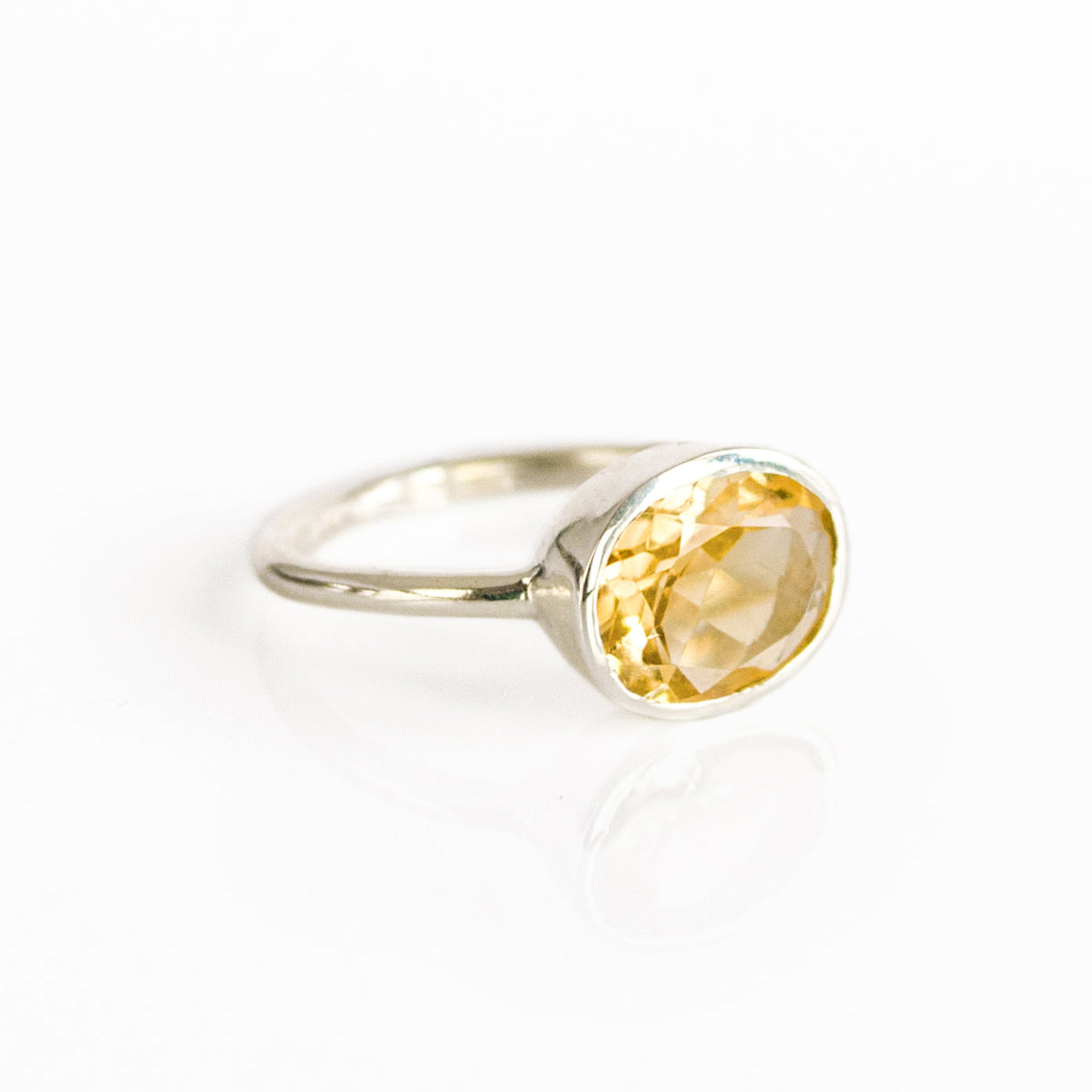 Oval citrine ring,Citrine Topaz rose gold jewelry, November birthstone ring, Light yellow gemstone, Bezel set Topaz, Sterling silver or gold, Yellow Topaz faceted ring, November gift, Citrine ring, Topaz jewelry