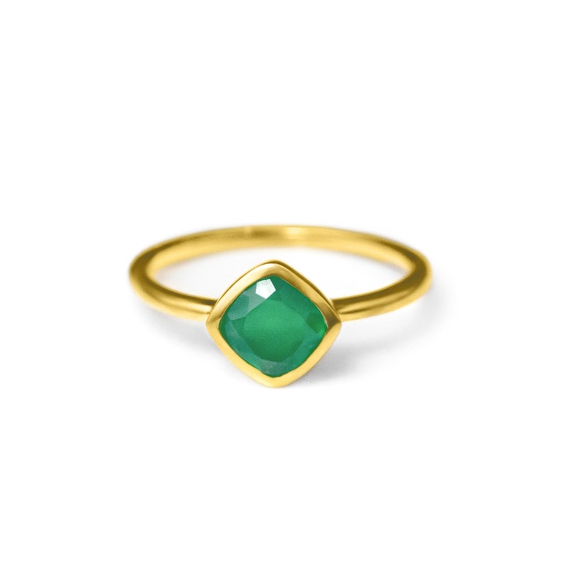 Single gold plated diamond shape square shape bezel set green onyx birthstone may birthstone may gemstone ring