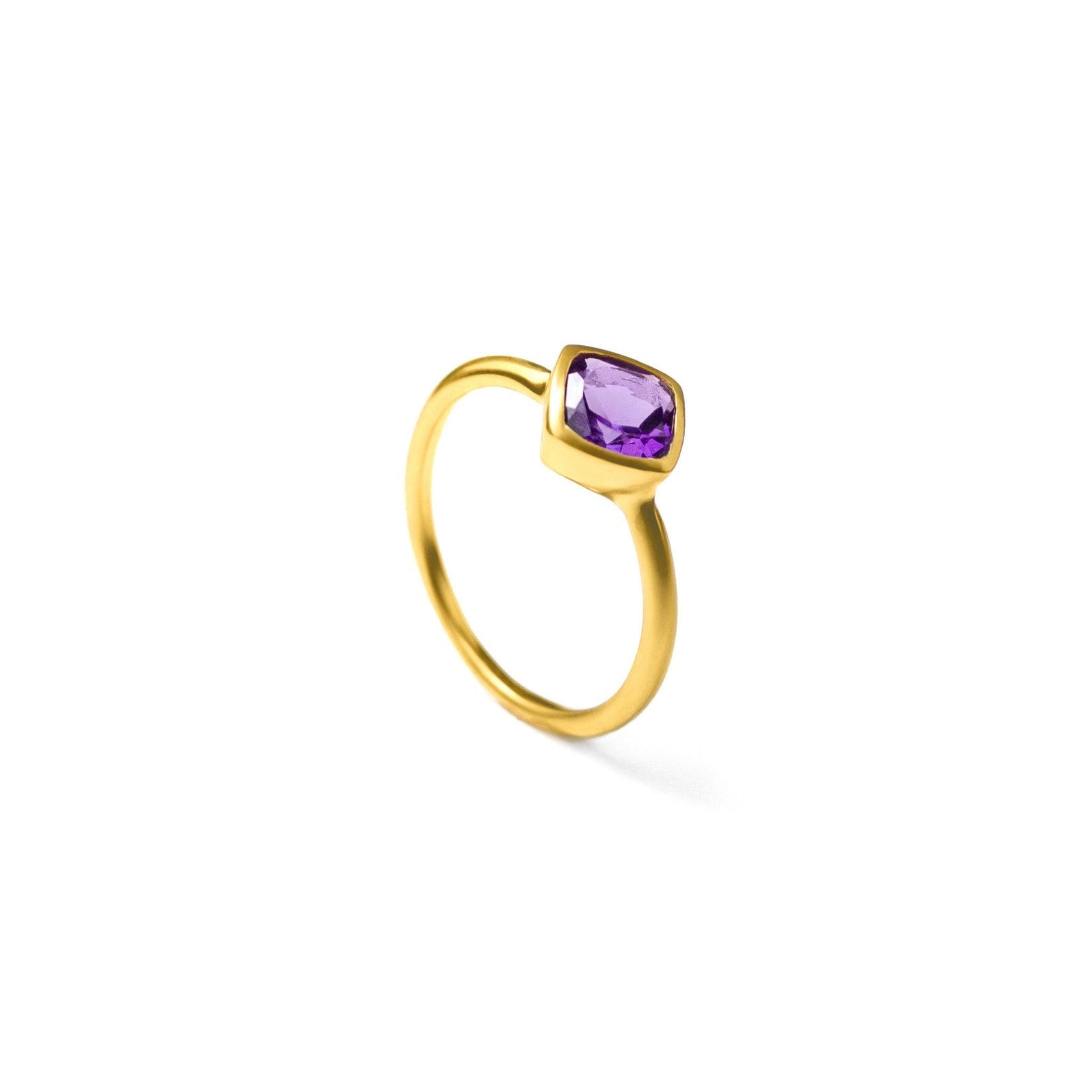 diamondshapepurpleamethystbirthstoneringyellowgoldamethystgemstone.jpg