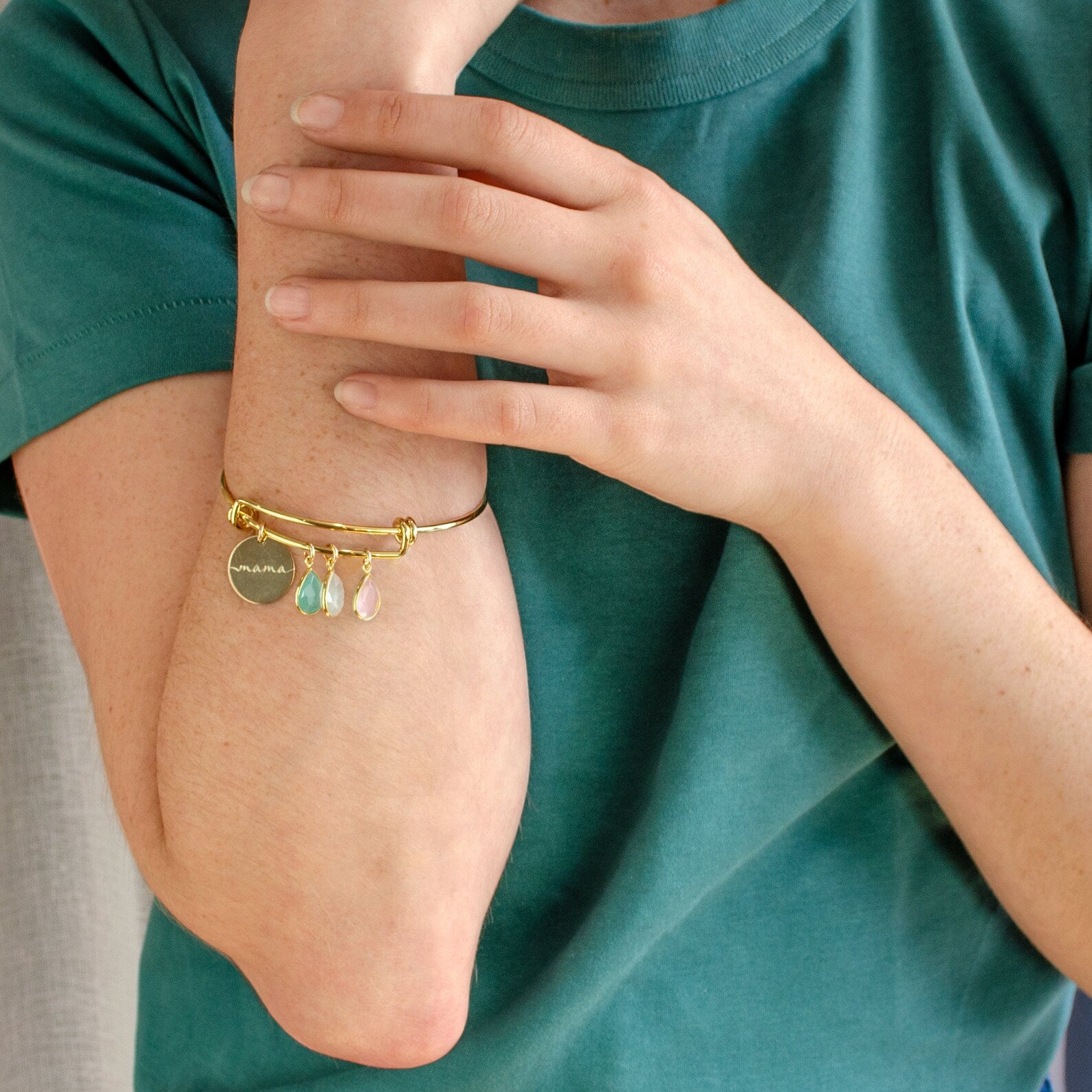 giftformamabanglediscpendantbraceletwithbirthstonesmomgemstonebanglegoldbanglewithteardropstones.jpg