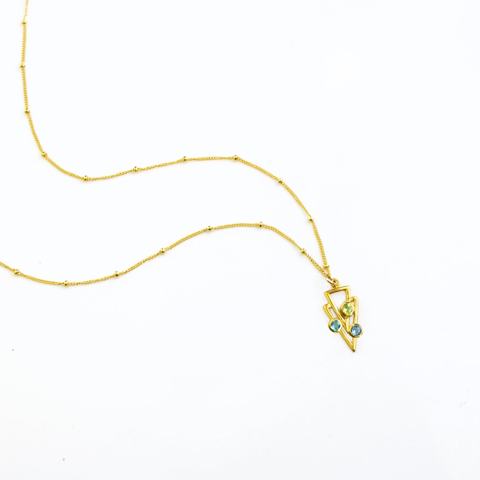 satellite chain style, 3 stone necklace, gift for mom of 3