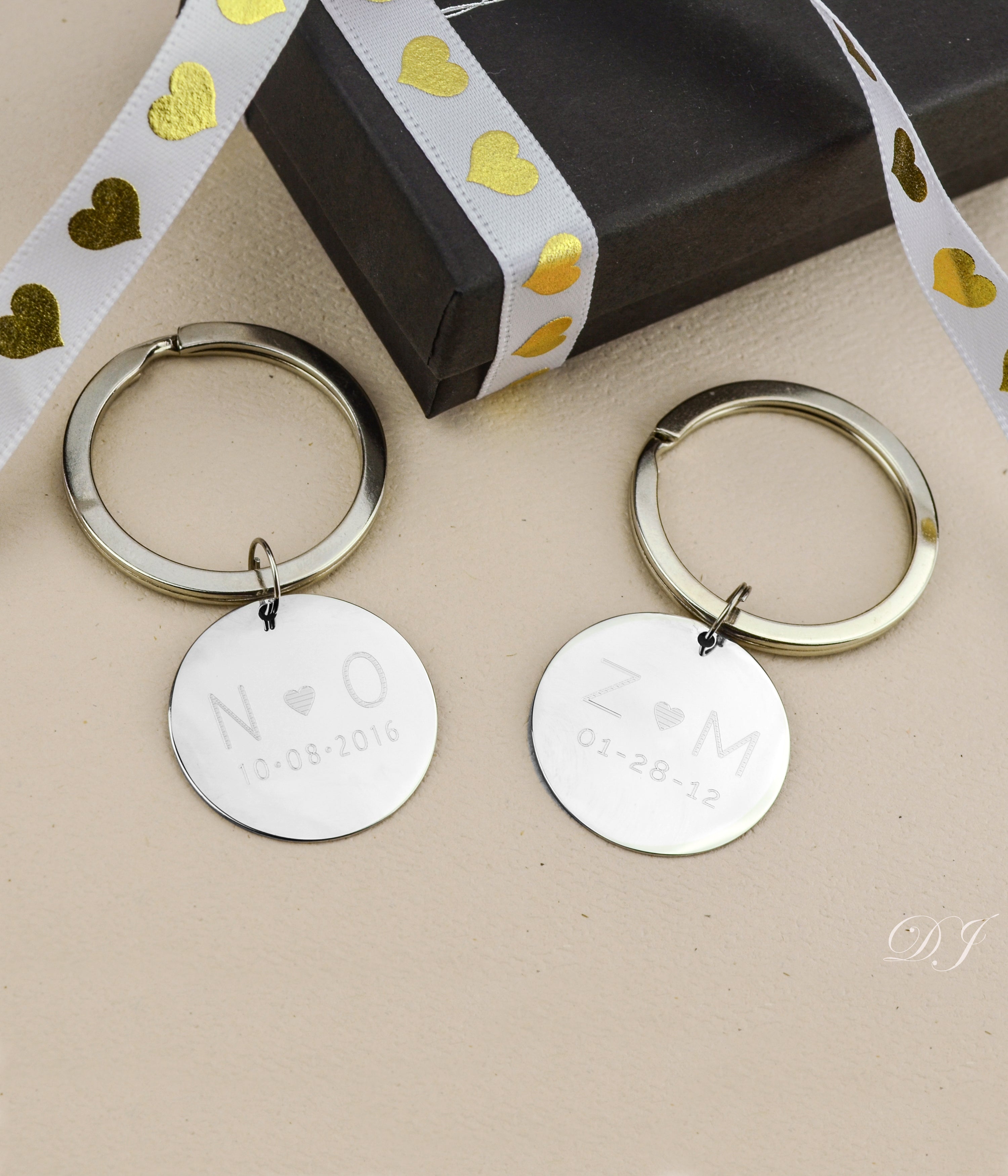 Personalized Monogram Round Circle Silver Keychain