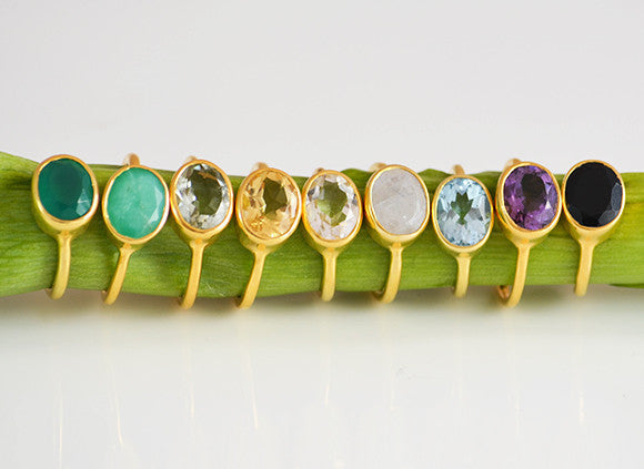 Green Chalcedony oval bezel set ring - August Birthstone