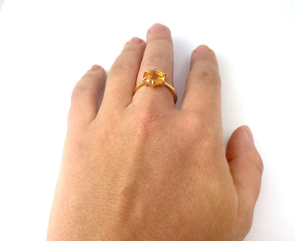 Green Onyx Round Prong Set Ring : May Birthstone