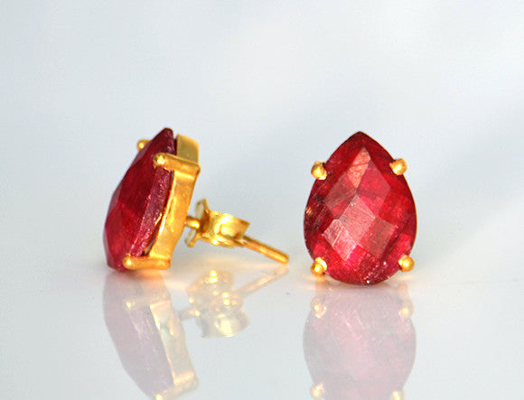 ruby-teardrop-prong-stud1.jpg