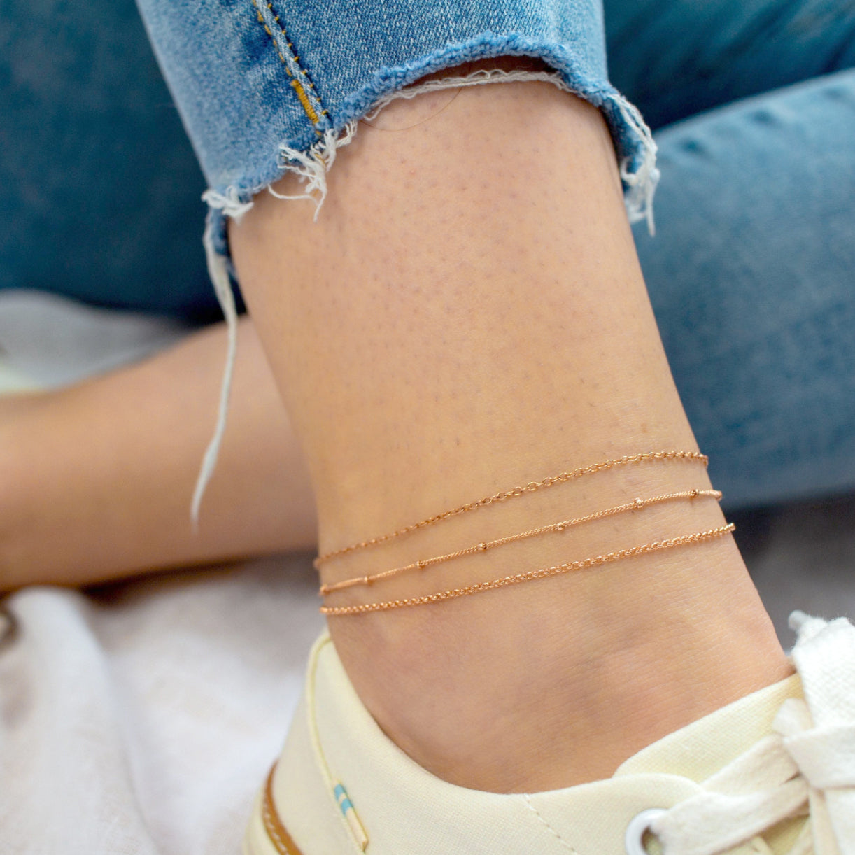 Pin by Manuu🌹 on 👌Grt | White pearl anklet, Pearl ankle bracelet, Anklet