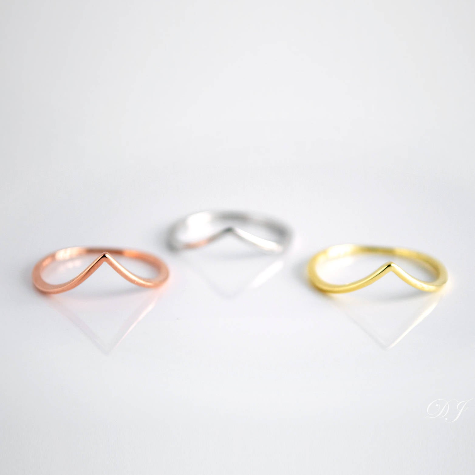 v_ring_2.jpg